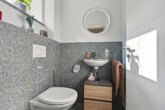 Badezimmer - Neuwertiges Einfamilienhaus in attraktiver Lage – hell, modern & großzügig!