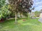Garten - Großzügige 4-Zimmer-Wohnung in ruhiger Wohnlage mit gemeinschaftlichem Garten & Pool