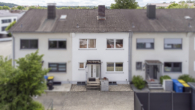 Hausansicht - *** PLATZWUNDER - Familienfreundliches Reihenhaus in beliebter Lage Dingolfing ***