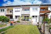 Hausansicht - *** PLATZWUNDER - Familienfreundliches Reihenhaus in beliebter Lage Dingolfing ***