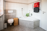 Badezimmer - *** PLATZWUNDER - Familienfreundliches Reihenhaus in beliebter Lage Dingolfing ***