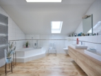 Badezimmer - Familienidyll am Siedlungsrand - großzügiges Zuhause mit traumhaften Garten und freien Blick !!
