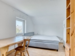 Schlafzimmer - Sanierungsbedürftiges Einfamilienhaus mit Potenzial in ruhiger Wohnlage von Loiching