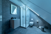 Badezimmer 2. OG - Modern ausgestattete Doppelhaushälfte in begehrter Lage von Landshut lässt keine Wünsche offen!