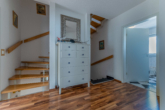Flur 1. OG - Modern ausgestattete Doppelhaushälfte in begehrter Lage von Landshut lässt keine Wünsche offen!