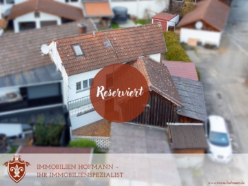 *** Ihre Chance zur Immobilie in Arnstorf – Reihenendhaus mit vielen Möglichkeiten ***, 94424 Arnstorf, Haus