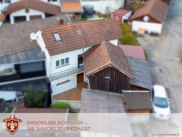 *** Ihre Chance zur Immobilie in Arnstorf – Reihenendhaus mit vielen Möglichkeiten ***, 94424 Arnstorf, Haus