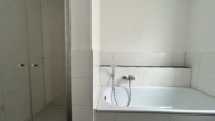 Bad_Dusche_Wanne - !!! Moderne 4-Zimmer Wohnung mit großem Garten !!!