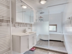 Badezimmer WHG3 - ***Renoviertes Mehrfamilienhaus mit 3 Wohneinheiten***