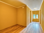 Flur WHG2 - ***Renoviertes Mehrfamilienhaus mit 3 Wohneinheiten***