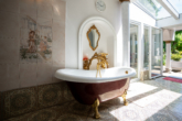 Indoor Wellnessbereich - Villa mit Indoor-Pool, Hallen & Bungalow – Zwei Grundstücke, unendliche Möglichkeiten