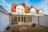 Gartenansicht - !! Modernes Reiheneckhaus mit Garage & Carport nur 8 Minuten von Landshut !!