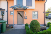 Zugang - !! Modernes Reiheneckhaus mit Garage & Carport nur 8 Minuten von Landshut !!