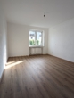 Schlafzimmer - *** Frisch renovierte 3-Zimmer Wohnung in zentraler Lage ***