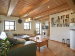 Wohnzimmer - Charmantes Einfamilienhaus mit Geschichte und Stil – liebevoll modernisiert und mit Charakter !!