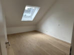 Schlafzimmer - !! Hochwertige 3-Zimmer Dachgeschosswohnung !!