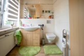 Badezimmer Obergeschoss - Endlich Platz für alle! Doppelhaushälfte mit Einliegeroption, großem Garten & Traumlage!!