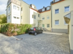 Parkplatz - Modernisiertes Wohnglück mit großzügigem Privatgarten – attraktive 3-Zimmer-Wohnung