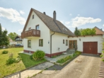 Zufahrt - !! Sanierungsbedürftiges Haus auf großzügigem Erbpachtgrundstück !!