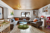 Wohnzimmer - * Großzügiges Einfamilienhaus in ruhiger Lage*