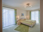 Schlafzimmer - Modernes Familienparadies in Toplage von Straubing - Ihr neues Traumhaus wartet auf Sie !!