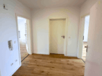 Flur - ein neues Zuhause wartet: modernisierte 2-Zimmer-Wohnung mit Balkon, Garage und Stellplatz