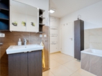 Badezimmer - Wohnen im Grünen: Charmantes Zuhause mit wunderschönem Garten!!