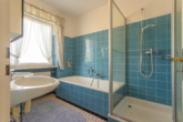 Badezimmer OG - *** Gepflegtes Zweifamilienhaus als Eigenheim oder Kapitalanlage ***