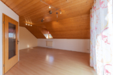 Wohnzimmer  2. Wohneinheit - Platz für die ganze Familie, Zweifamilienhaus in begehrter Siedlungslage mit wunderschönem Garten!