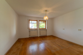 Schlafzimmer 1. Wohneinheit - Platz für die ganze Familie, Zweifamilienhaus in begehrter Siedlungslage mit wunderschönem Garten!