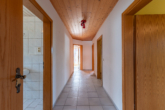 Flur 2. Wohneinheit - Platz für die ganze Familie, Zweifamilienhaus in begehrter Siedlungslage mit wunderschönem Garten!