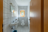 WC 1. Wohneinheit - Platz für die ganze Familie, Zweifamilienhaus in begehrter Siedlungslage mit wunderschönem Garten!