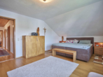 Schlafzimmer #3 - Zweifamilienhaus mit Charakter und doppeltem Potenzial! Sofort Einziehen und Sanieren!