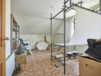 Altbau Obergeschoss Atelier - Zweifamilienhaus mit Charakter und doppeltem Potenzial! Sofort Einziehen und Sanieren!