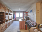 Altbau Wohnzimmer - Zweifamilienhaus mit Charakter und doppeltem Potenzial! Sofort Einziehen und Sanieren!