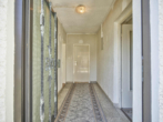 Altbau Flur - Zweifamilienhaus mit Charakter und doppeltem Potenzial! Sofort Einziehen und Sanieren!