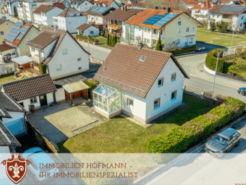 *** Renovierungsbedürftiges Einfamilienhaus in zentraler Lage ***, 94447 Plattling, Einfamilienhaus