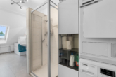 Badezimmer - Komfort hoch zwei: 4-Zi.-Maisonette mit Galerie – ideal für Familien!