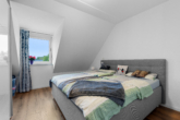 Schlafzimmer - Komfort hoch zwei: 4-Zi.-Maisonette mit Galerie – ideal für Familien!