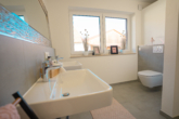 Badezimmer - 130m² Nutzfläche /KfW-40 QNG Neubau- Reihenendhaus / Interessant auch für Kapitalanleger