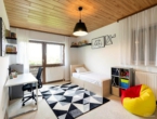 Kinderzimmer 2  (KI generiert) - !! Tolle Doppelhaushälfte in stylischer Split-Level Bauweise auf großem Grundstück !!