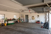 Garage Innen - !!! Gepflegte Hofstelle mit 2 Häusern, Nebengebäude auf tollem Grundstück !!!