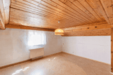 Gästezimmer II im DG - !!! Gepflegte Hofstelle mit 2 Häusern, Nebengebäude auf tollem Grundstück !!!
