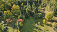 Luftaufnahme mit Wald - Natur vor der Tür, Weitblick inklusive – 1.663 m² Grundstück in idyllischer Waldrandlage!
