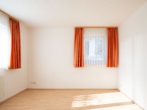 Kinderzimmer - + Familiendomizil mit großem Grundstück in Aiterhofen +