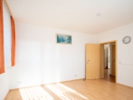 Kinderzimmer - + Familiendomizil mit großem Grundstück in Aiterhofen +
