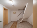 Keller Flur - + Familiendomizil mit großem Grundstück in Aiterhofen +