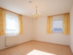 Kinderzimmer/Büro - + Familiendomizil mit großem Grundstück in Aiterhofen +