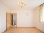 Kinderzimmer/Büro - + Familiendomizil mit großem Grundstück in Aiterhofen +