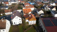 Luftbild - *** Teilsaniertes Zweifamilienhaus mit Gewerbehalle in zentraler Lage ***